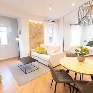 https://chinitas-urban-aparments.hotelsinnerja.org